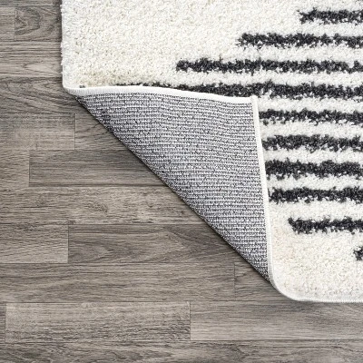 Elm Diamond Stripe Geometric Shag Indoor Area Rug - JONATHAN Y 6 Elm Diamond Stripe Geometric Shag Indoor Area Rug - JONATHAN Y - Image 4
