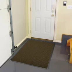 2'x3' Solid Dotted Doormat Brown/Black - HomeTrax