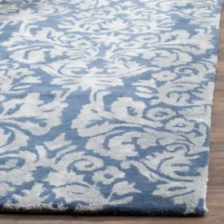 Sabella Tufted Rug - Safavieh