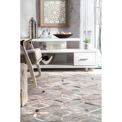 NuLOOM Handmade Cowhide Chanda Area Rug 6 NuLOOM Handmade Cowhide Chanda Area Rug - Image 4